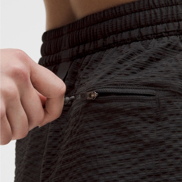 Lululemon Relaxed Hiking Short NWT - Picture 7 of 7